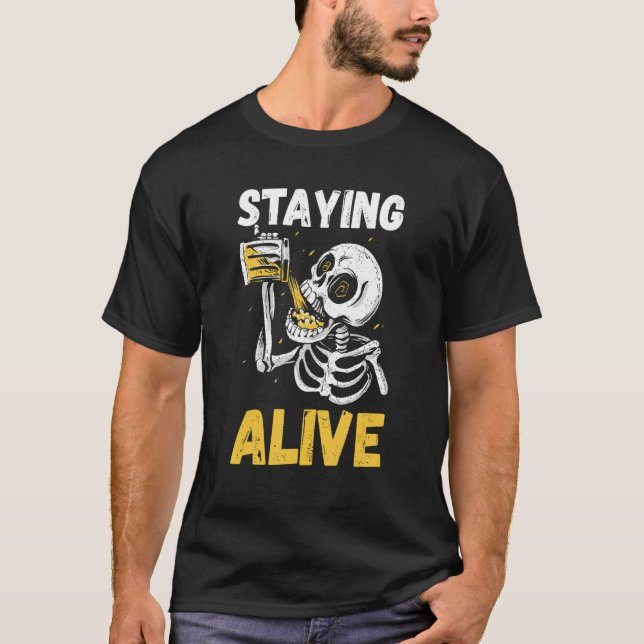 Camiseta Staying Alive Halloween Costume Beer ALl Saint's E (Anverso)