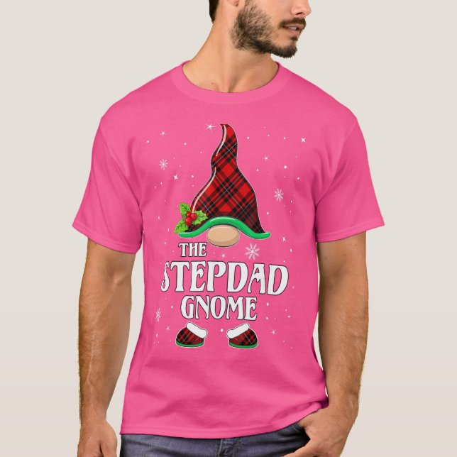 Camiseta Stepdad Gnome Red Plaid Matanza Navidades familiar (Anverso)