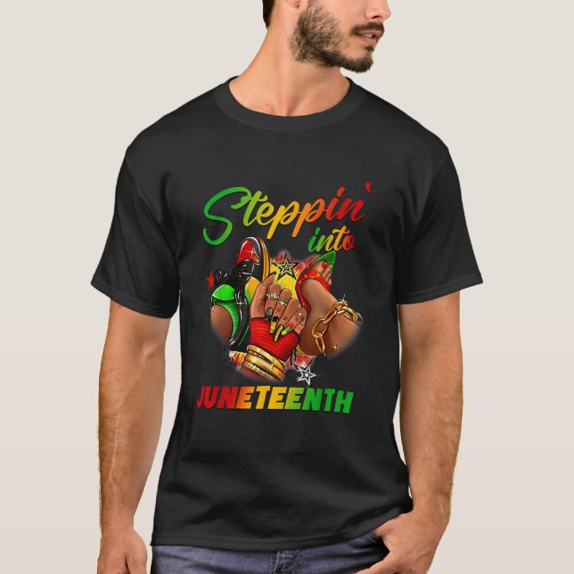 Camiseta Stepping into juneteenth Afro Woman Black Girls Sn (Anverso)