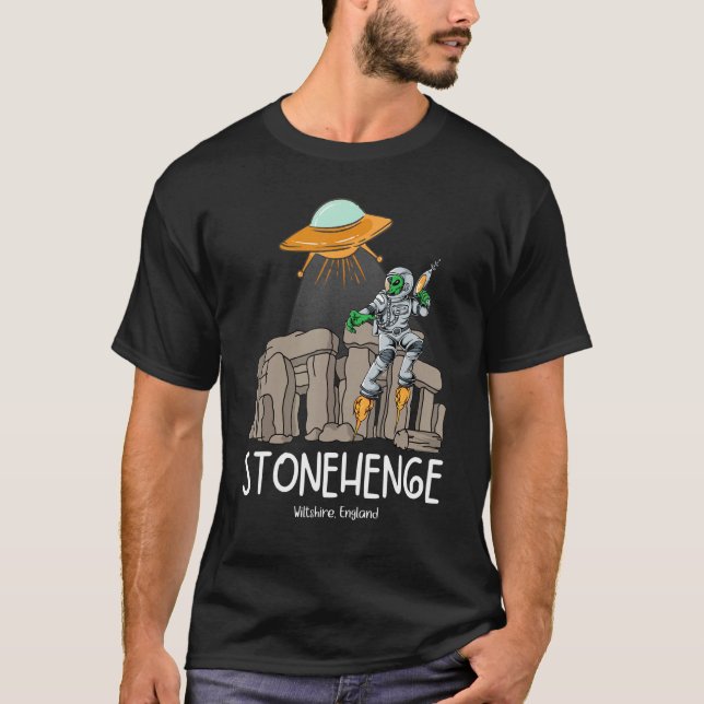 Camiseta Stonehenge England Souvenir Aliens & Flying Sa (Anverso)