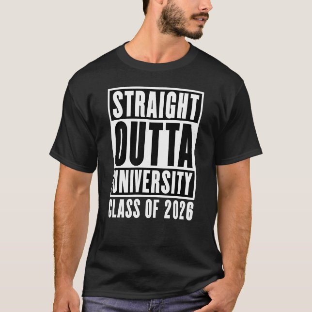 Camiseta Straight Outta University Class of 2026 (Anverso)