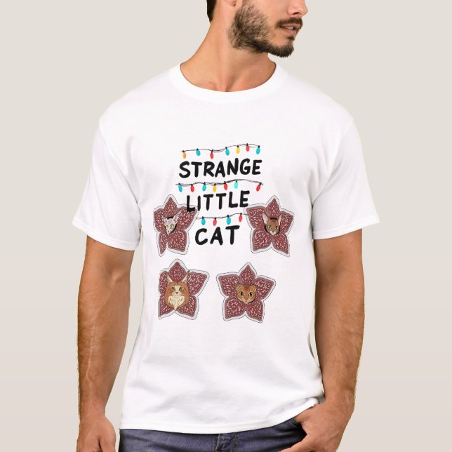 Camiseta Strange Little Cat - Cute Cats in Flower Design (Anverso)