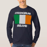 Stranorlar, Irlanda con bandera irlandesa