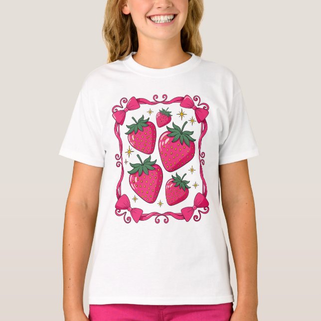 Camiseta Strawberry Coquette Aesthetic Pink Bow Cute Design (Anverso)