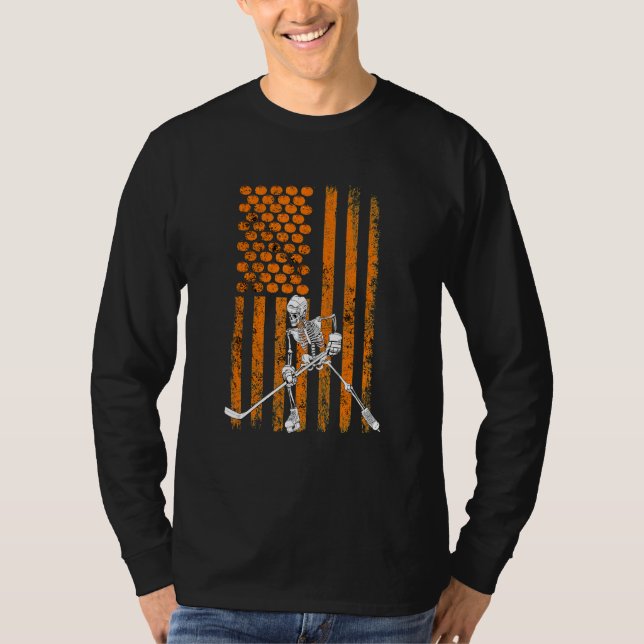 Camiseta Streaky Flag Halloween Ice Hockey Player Skeleton  (Anverso)