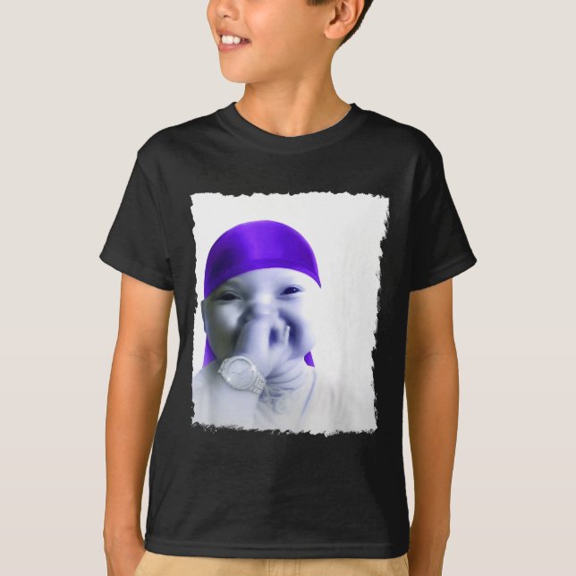 Camiseta Stylish Ai Baby Holding Back Laugh Gigging Meme  (Anverso)