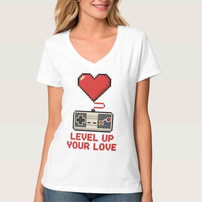 Camiseta Sube de Nivel Tu Amor, Diseño Retro de Juegos en P (Anverso)