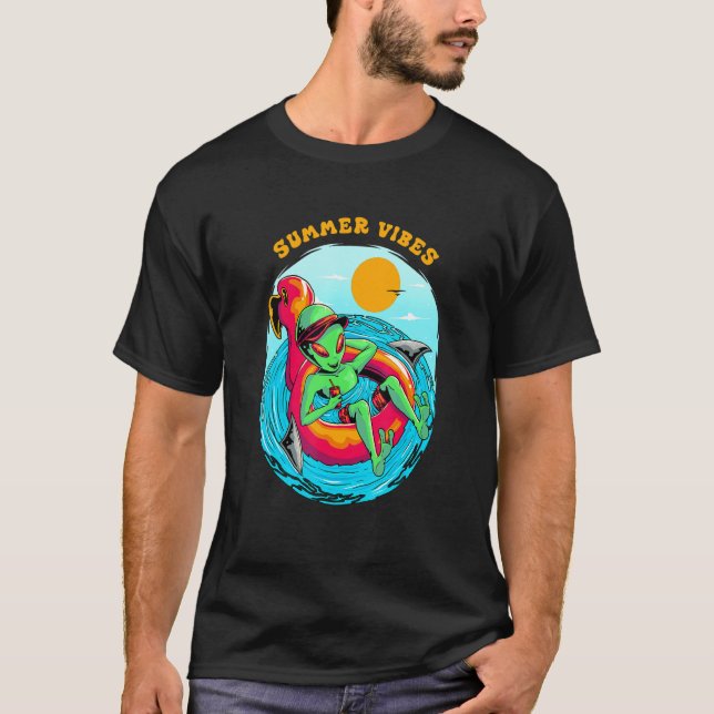 Camiseta Summer Vibes Alien Resting in the Beach Vacation B (Anverso)