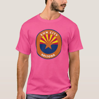 Camiseta Sun City Arizona AZ Flag Badge with a Roundlet Ove