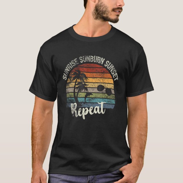 Camiseta Sunrise Sunburn Sunset Repetir Vacaciones Vintage  (Anverso)