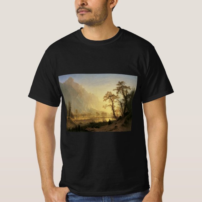 Camiseta Sunrise, Yosemite Valley por Albert Bierstadt (Anverso)