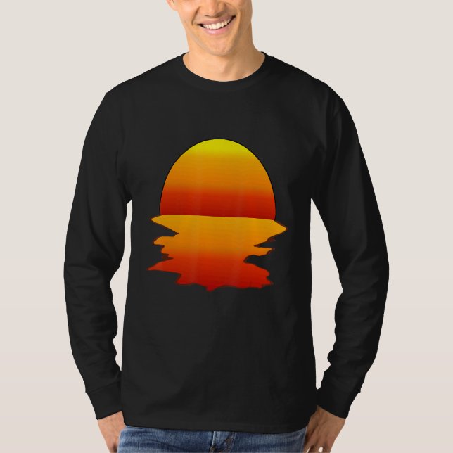 Camiseta Sunset Minimalist sunset sun with reflection on th (Anverso)