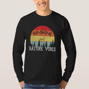 Camiseta Sunshine and Nature Vibes Retro Sunset Nature Fore
