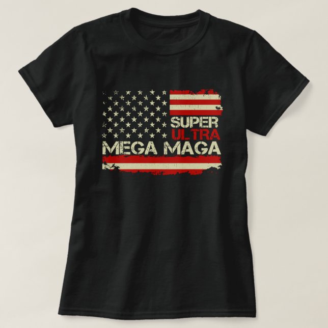 Camiseta Super Ultra Mega Maga Bandera Americana Anti Biden (Diseño del anverso)