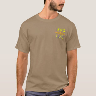 Camiseta superficial del oficial de la guerra