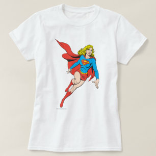 Camiseta Supergirl en movimiento