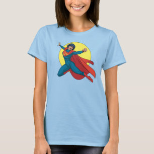 Camiseta Supergirl volando con traje azul
