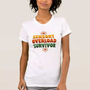 Camiseta Superviviente de sobrecarga sensorial texto retro