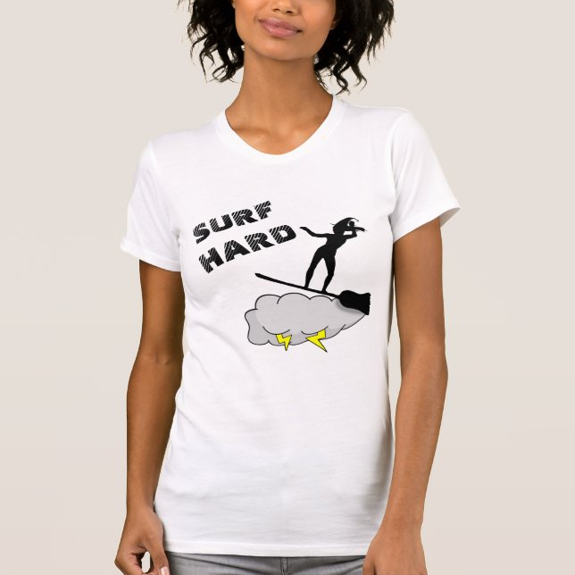 Camiseta Surf duro como una bruja (Anverso)