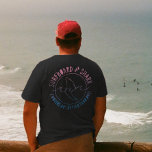 Camiseta Surf Y Tiburón En Verano<br><div class="desc">¡Oye! ¿Listo para "Pasear por las olas en estilo" con este diseño de vacaciones de verano divertidas en Surfboard y Shark? ¡Te va a encantar! Este diseño es perfecto para los amantes del surf y del surf, y también es una adición única y divertida al armario de cualquier persona. Entonces,...</div>