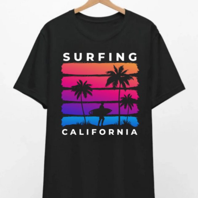 Camiseta Surfing California Unisex T-Shirt (Subido por el creador)