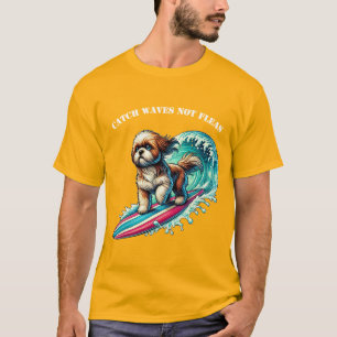 Camiseta Surfing de perro con una tabla de surf montando un