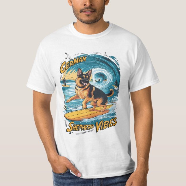 Camiseta Surfing German Shepherd (Anverso)