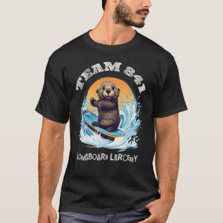 Camiseta Surfing Otter 841 buscado para Larceny Fu a bordo