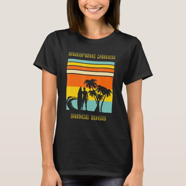 Camiseta Surfing Vibes Surfboard Waves And Palm Tree (Anverso)