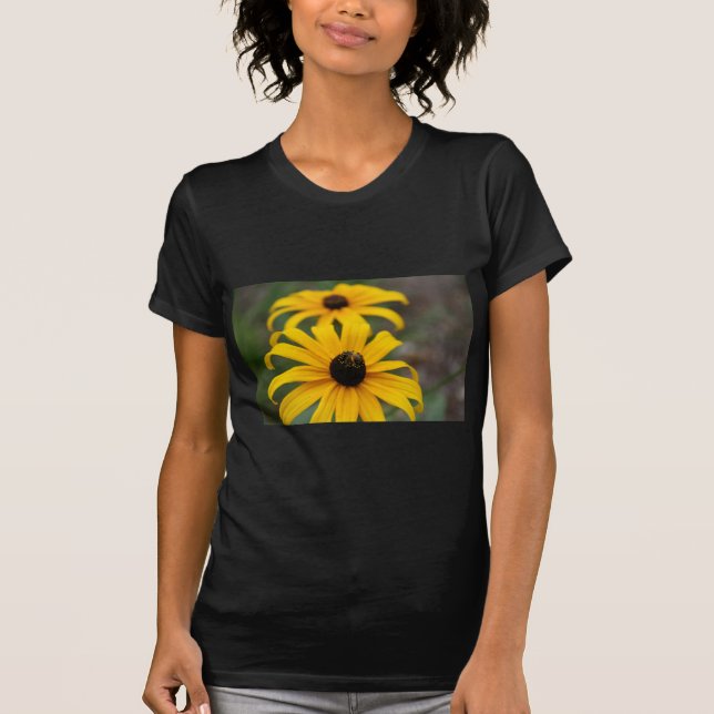 Camiseta Susan y abeja Negro-Observadas (Anverso)