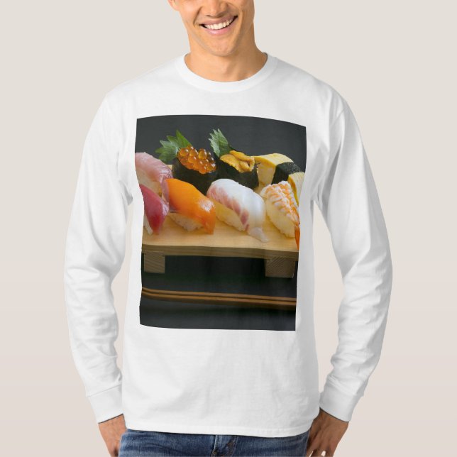 Camiseta Sushi Zen – The warmth of wood and the dance of fl (Anverso)