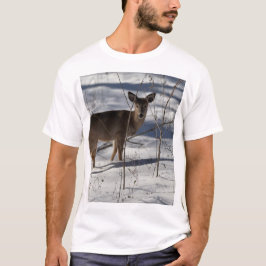 Camiseta Susurro de invierno: Snowy Deer Tee