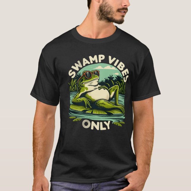 Camiseta Swamp Vibes Only Chilling Frog T-Shirt (Anverso)