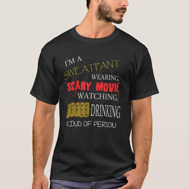 Camiseta Sweat Pants Scary Movies Coffee S Graphic Text (Anverso)