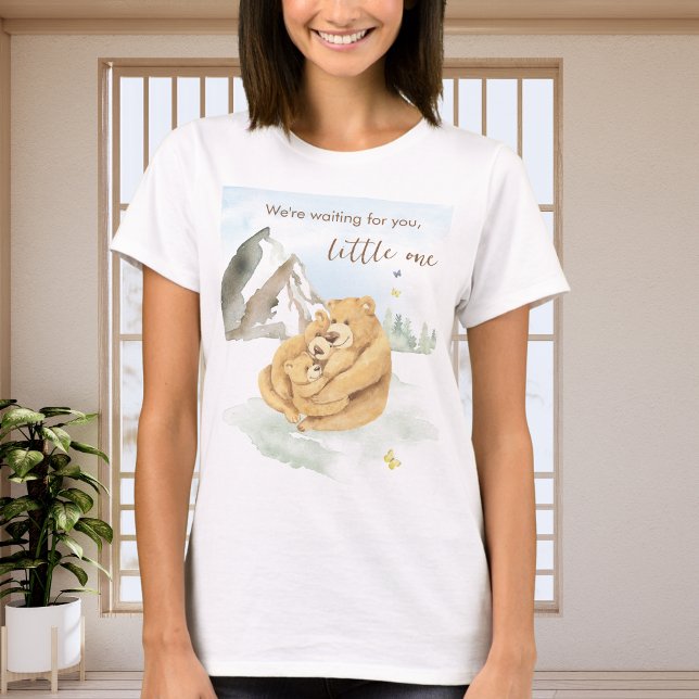 Camiseta Sweet Beige Mountain Watercolor Bear Hug (Subido por el creador)