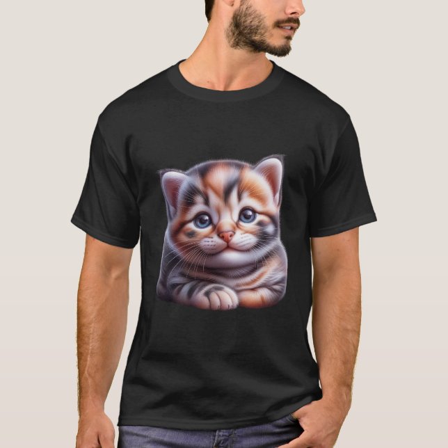Camiseta Sweet Smiling Calico Kitten Blue Eyes  ✨🐾💙 (Anverso)