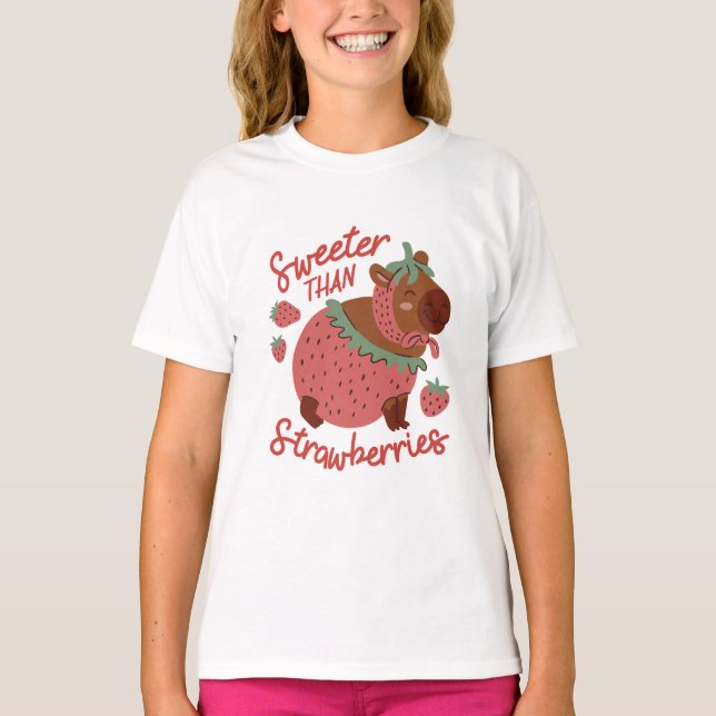 Camiseta Sweeter Thawberries Capybara (Anverso)