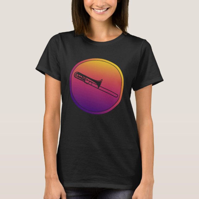Camiseta Synthwave Orchestra Instrument Retrowave Trombone  (Anverso)