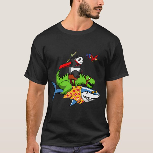 Camiseta T-Rex Dinosaurio Y Panda Montando Tiburón (Anverso)