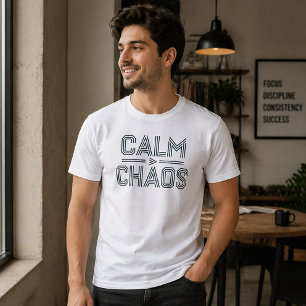 Camiseta T-Shirt de Tipografía Mínima Calma Sobre 