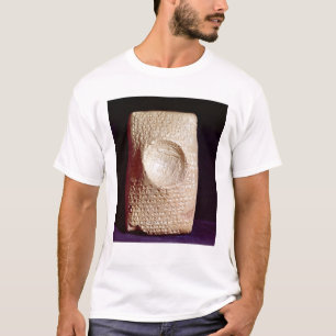 Camiseta Tableta con la inscripción cuneiforme