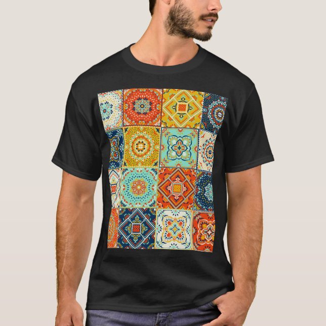 Camiseta Talavera, Azulejos, tapicería de mosaicos turcos. (Anverso)