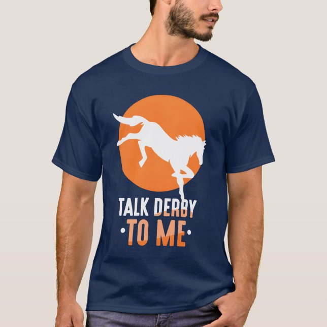 Camiseta Talk Derbyo Me Rider Hípica Viajando Con Amigos De (Anverso)