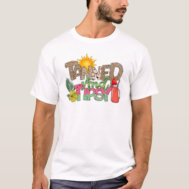 Camiseta Tanned and Tipsy | Diseño de Fiesta de verano dive (Anverso)
