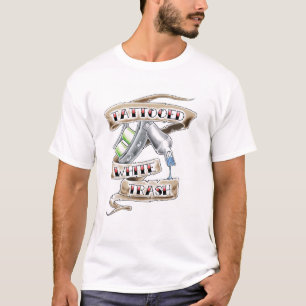 Camiseta tatuada de la basura blanca