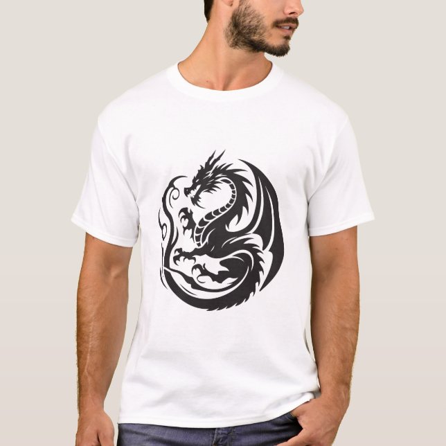 Camiseta Tatuaje de Dragón Negro Mítico (Anverso)