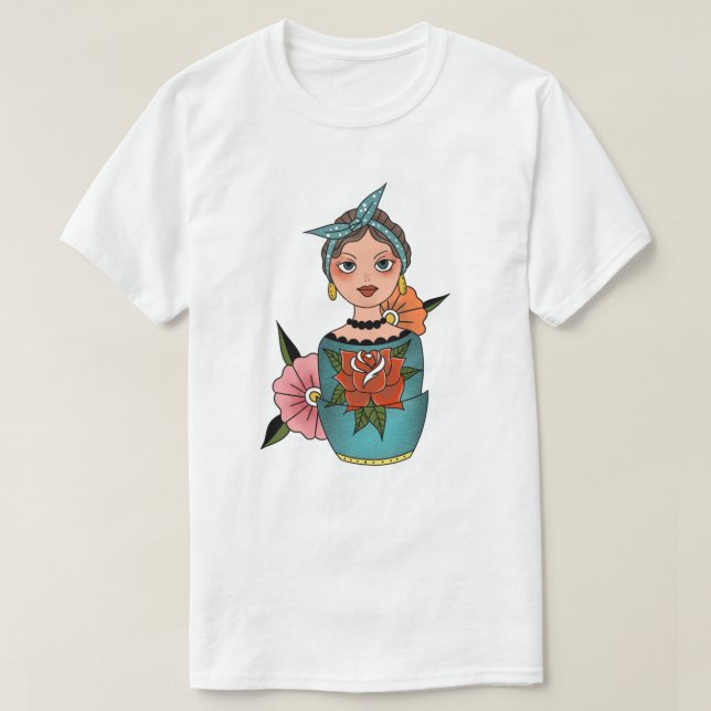 Camiseta Tatuaje de muñeca retro nidificante (Diseño del anverso)