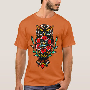 Camiseta tatuaje tradicional de búho rosa