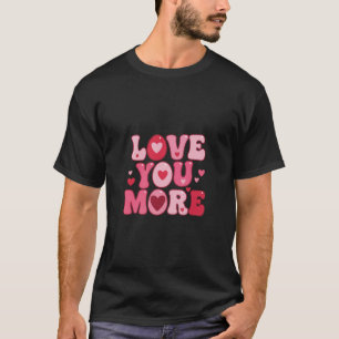 Camiseta Te Amo Más – Diseño Tipográfico Retro Groovy