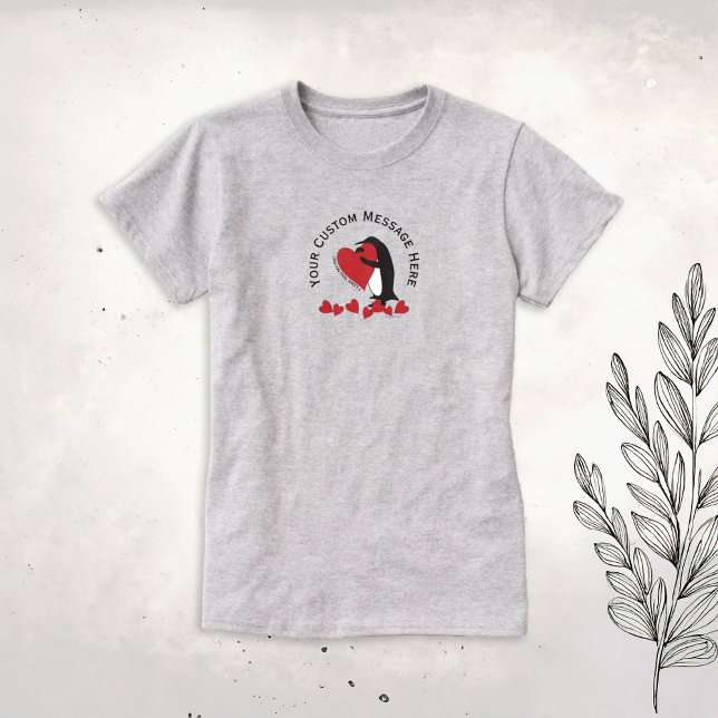 Camiseta ¡Te amo más! Pingüino y corazón rojo (Subido por el creador)